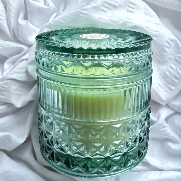 Sand + Fog and Hand Poured Newport Candle Rare Limited 9.5 oz Heavy Glass New - Picture 1 of 3
